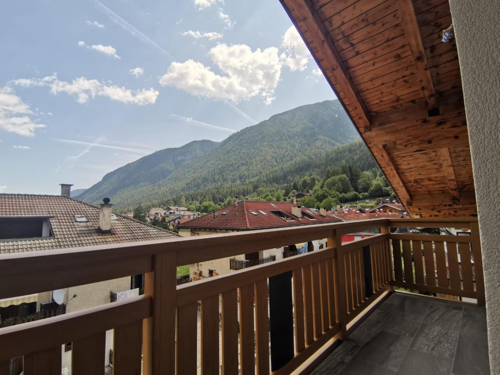 Appartamento Mansarda a Carciato, trilocale in montagna Dimaro Esterno foto
